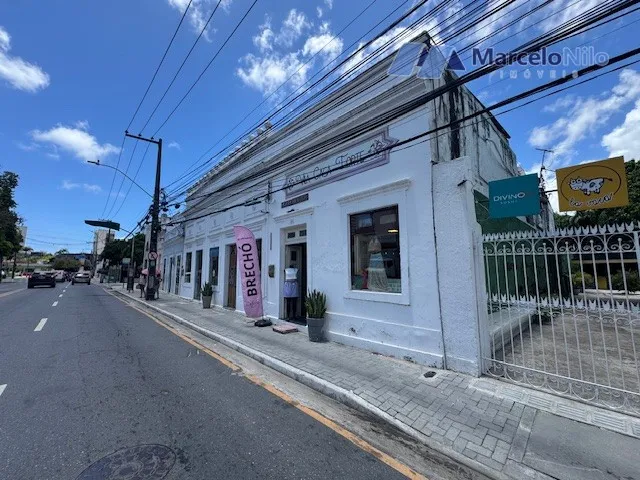Casa na 17 de Agosto, Terreno Com 170m2 e 200m2 de Área Construída