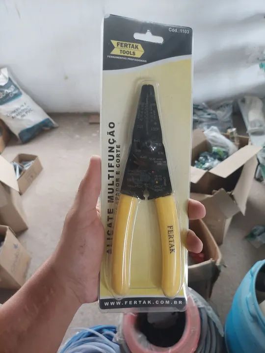 Alicate Multifunção desencapador e corte