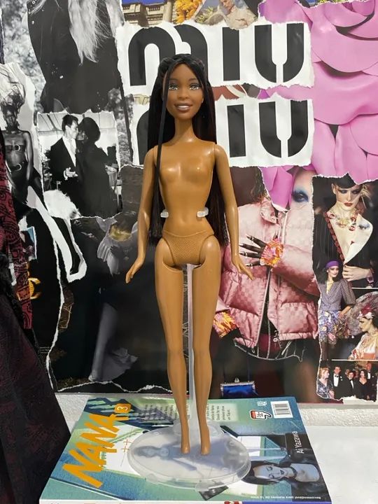 Boneca Barbie Desiree Fashion Fever 2005 - Foto 2