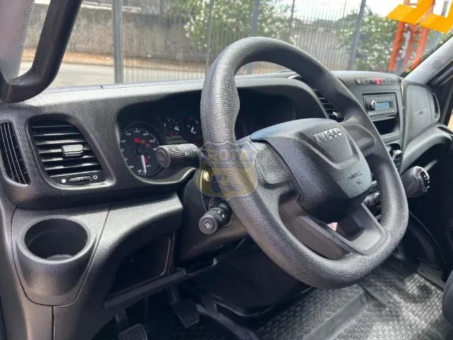IVECO DEILY 35-150 ANO 2022 / BAÚ 4,5 M /  KM BAIXO - Foto 9