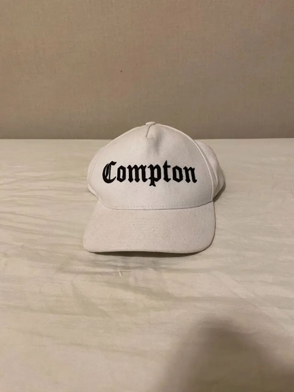 Boné Compton Branco