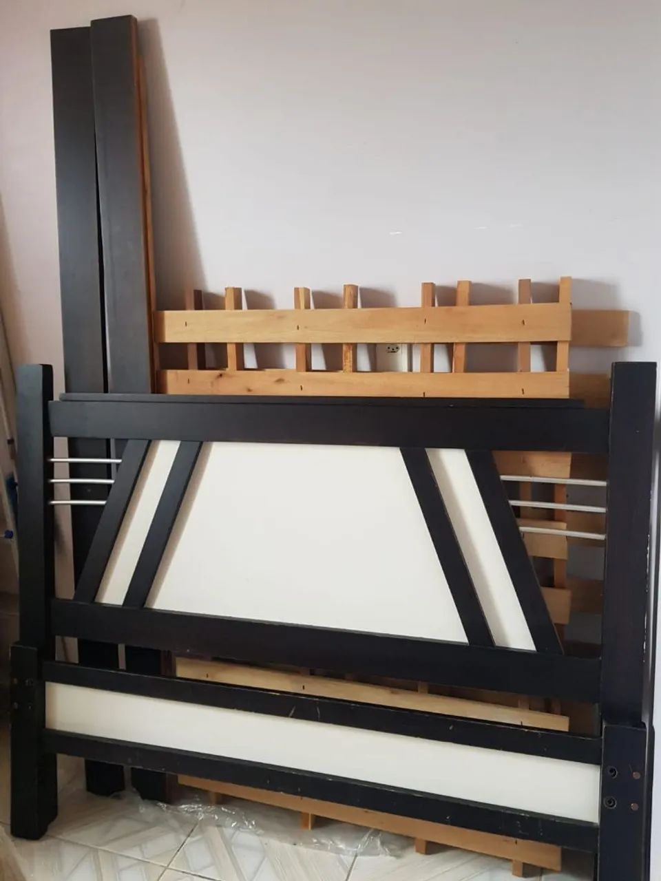 Cama semi nova