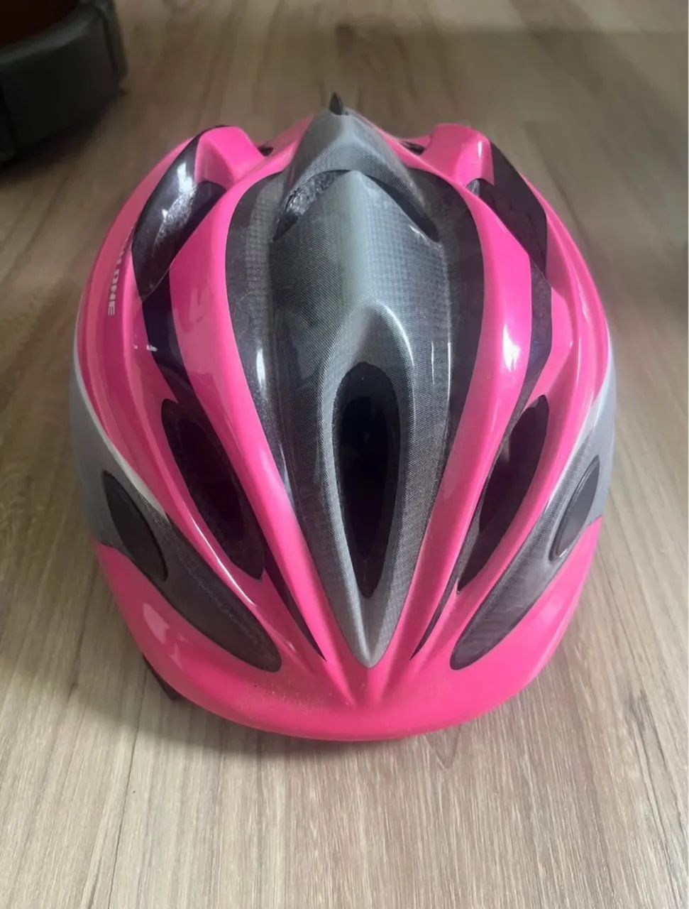 Capacete de patins e bicicleta 