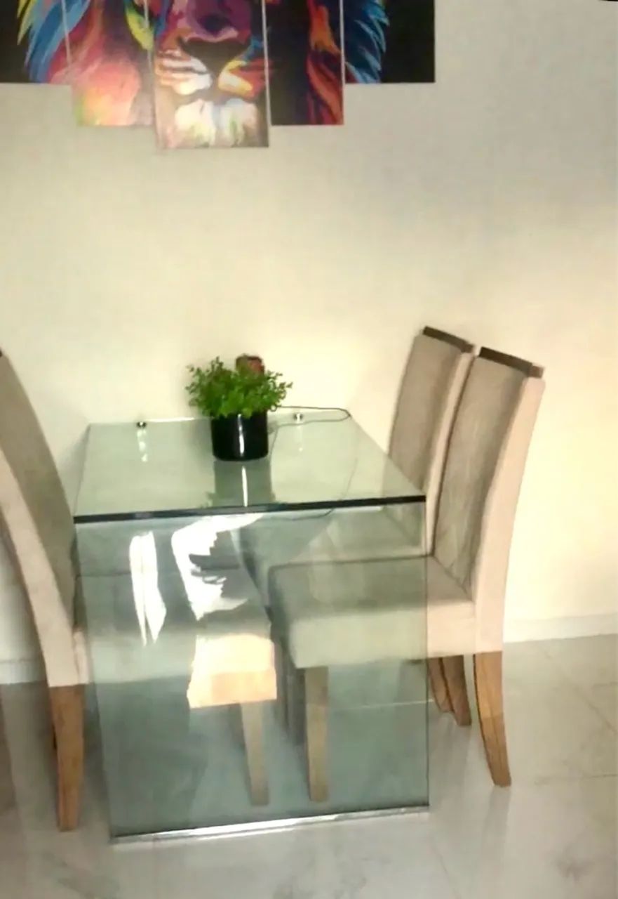 Mesa de Jantar de Vidro Moderna