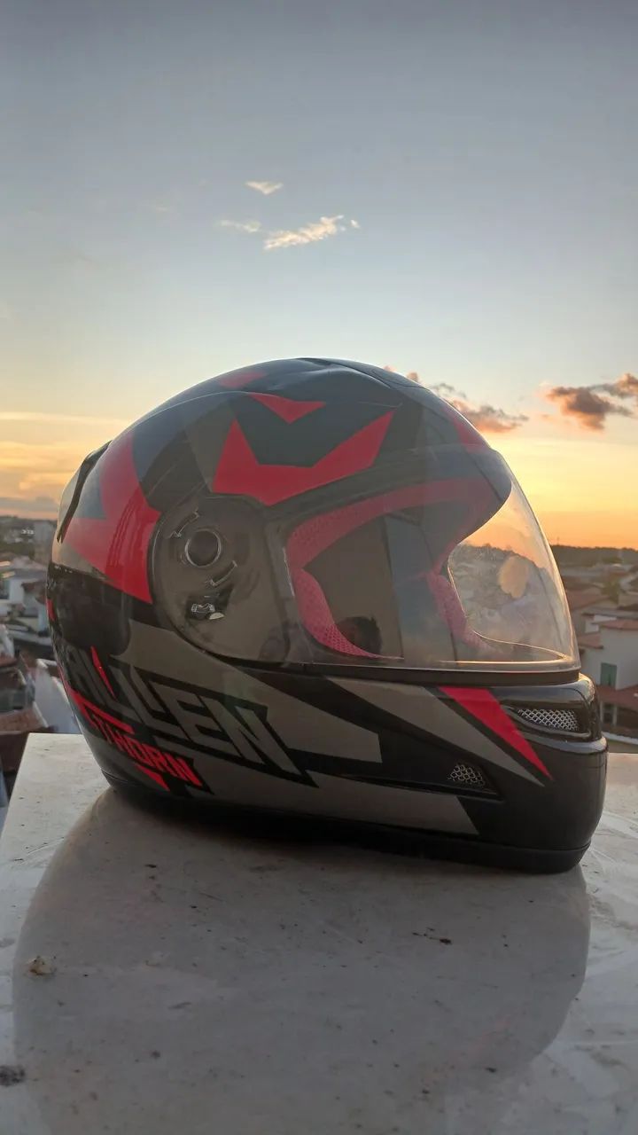 Capacete vallen