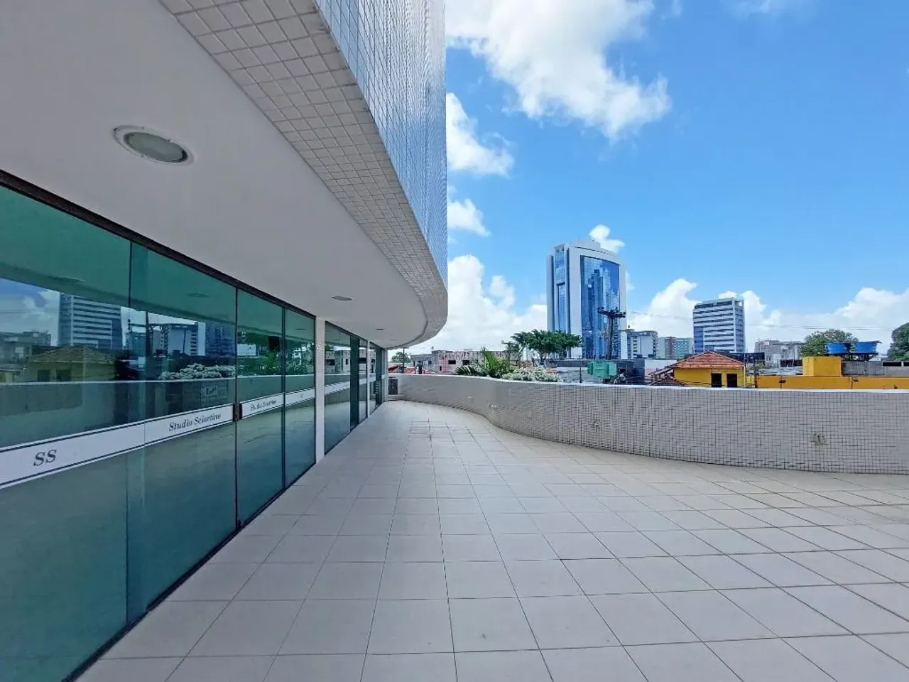 Apartamento para locação com 2 quartos e varanda em Boa Viagem Recife/PE