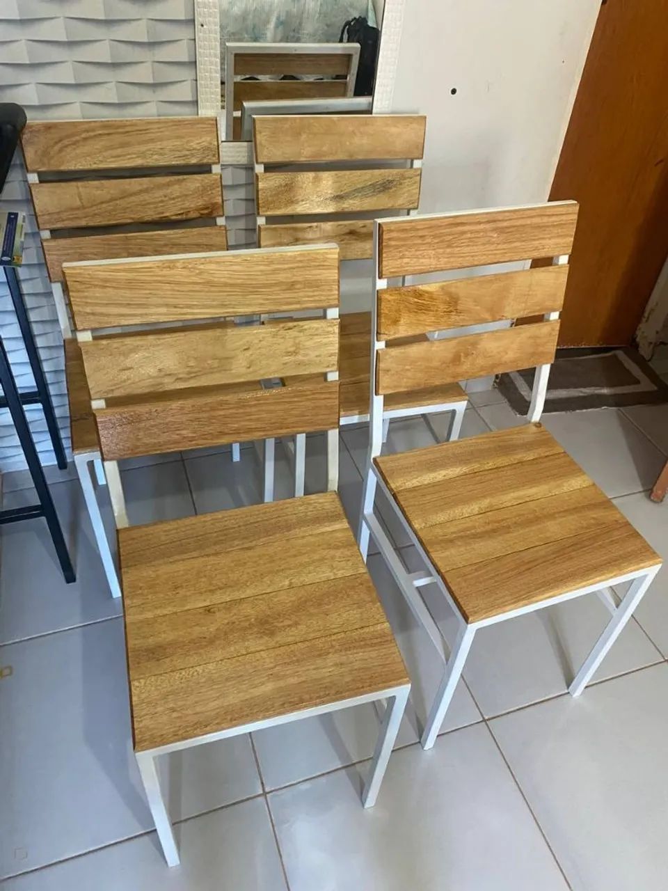 Cadeiras de madeira com design moderno - Foto 2