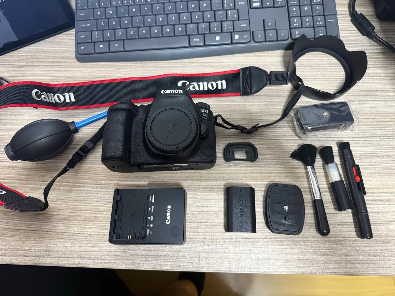 Câmera Fotográfica Canon EOS 6D Mark II + Lente EF 24-105mm f/4L IS II USM