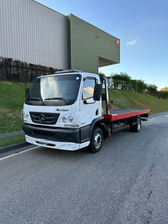 MERCEDES-BENZ Accelo 815 2p (diesel) (E5)
