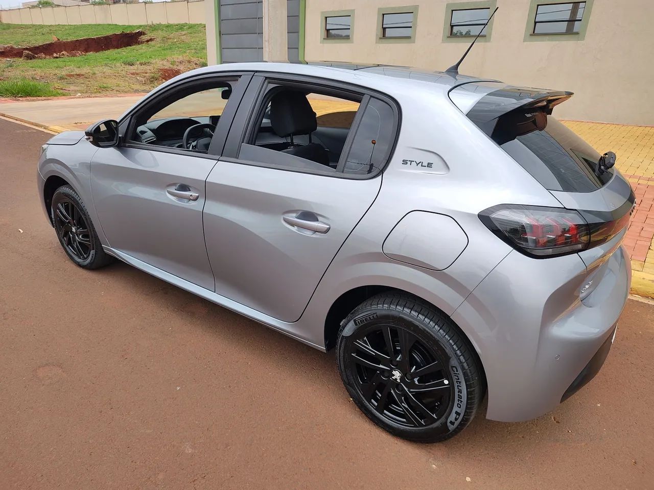 Peugeot 208 Style 2024