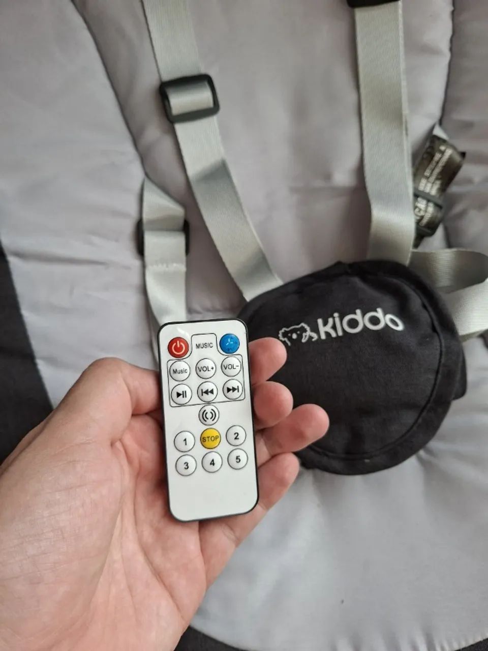 Cadeirinha de balanço Automatica Kiddo Loop Melange Preto - Foto 2