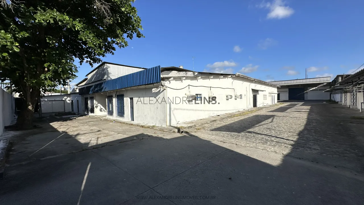 Excelente imóvel comercial com amplo galpão no distrito industrial de Maceió