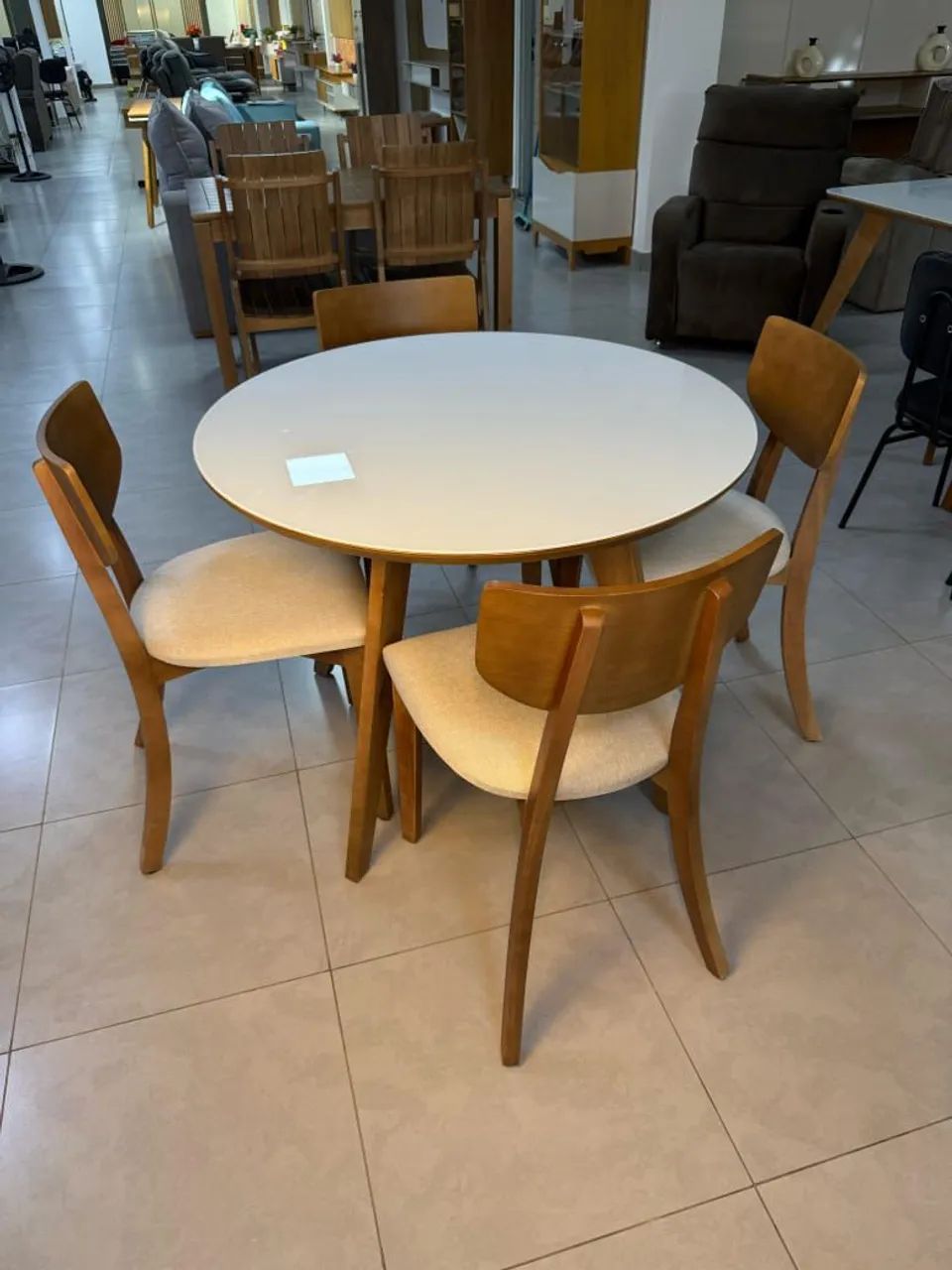 Mesa de jantarRedonda com 4 Cadeiras em Madeira - Foto 3