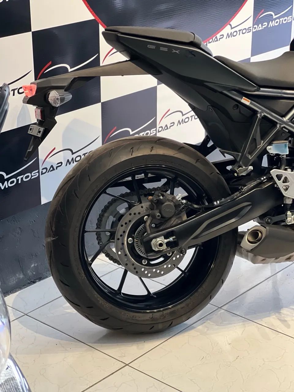 Suzuki GSX 8S 2025 - Foto 4