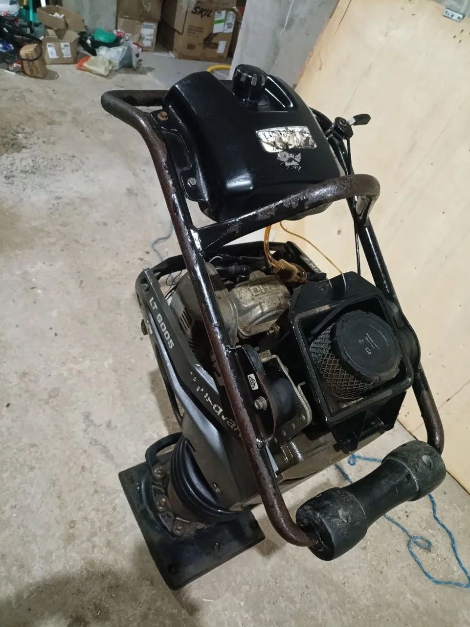 Compactador de solo a gasolina,Husqyama lt6005