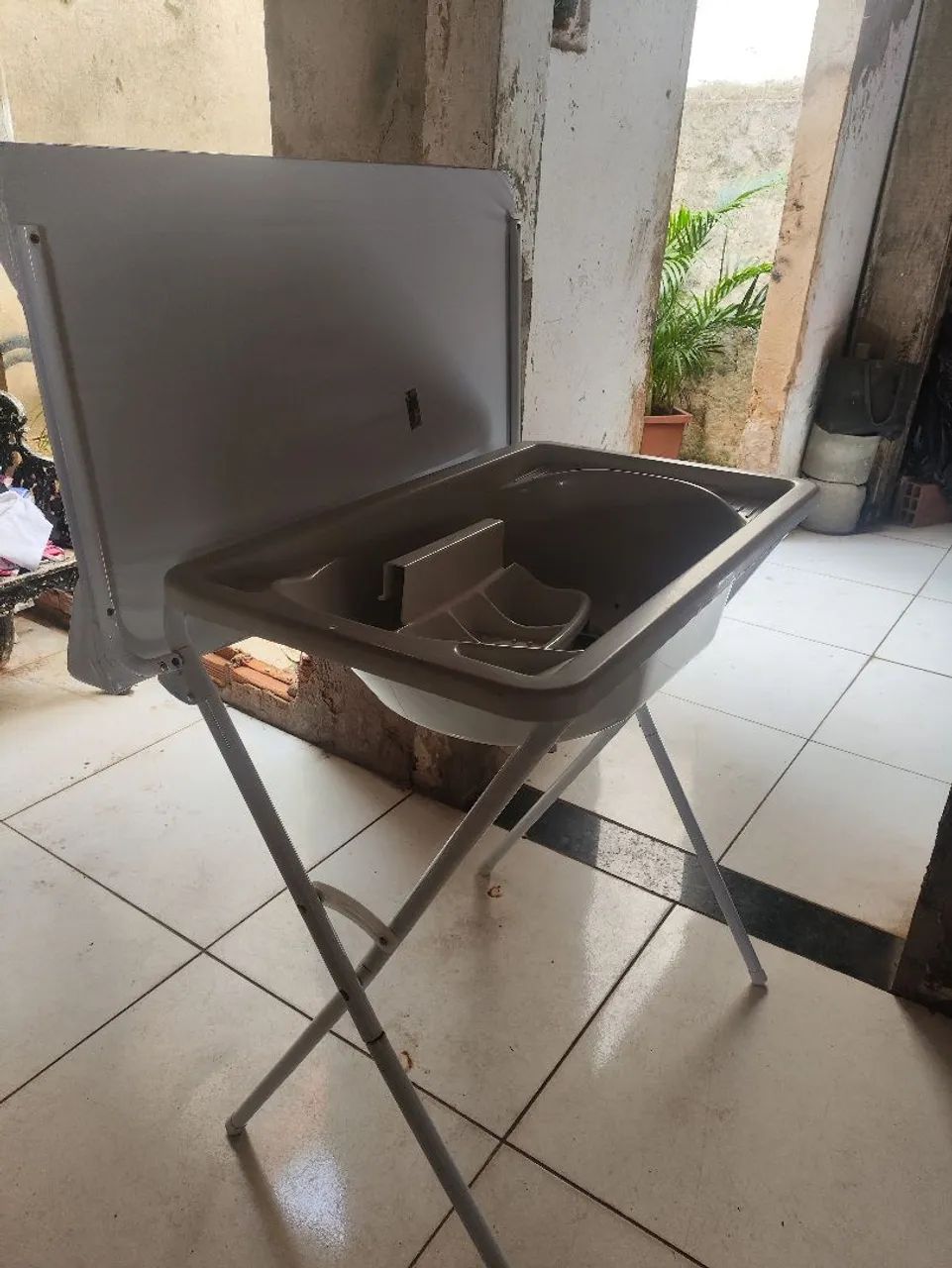 Trocador de bebê dobrável com cuba