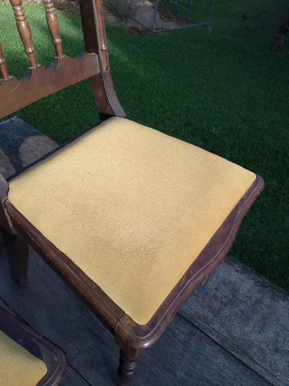 Cadeiras de Jantar Clássicas com Estofado Amarelo - Foto 4