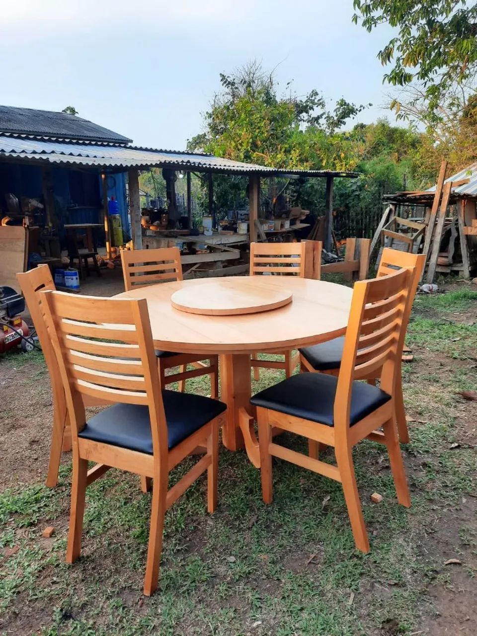 Mesa redonda64168516425730122