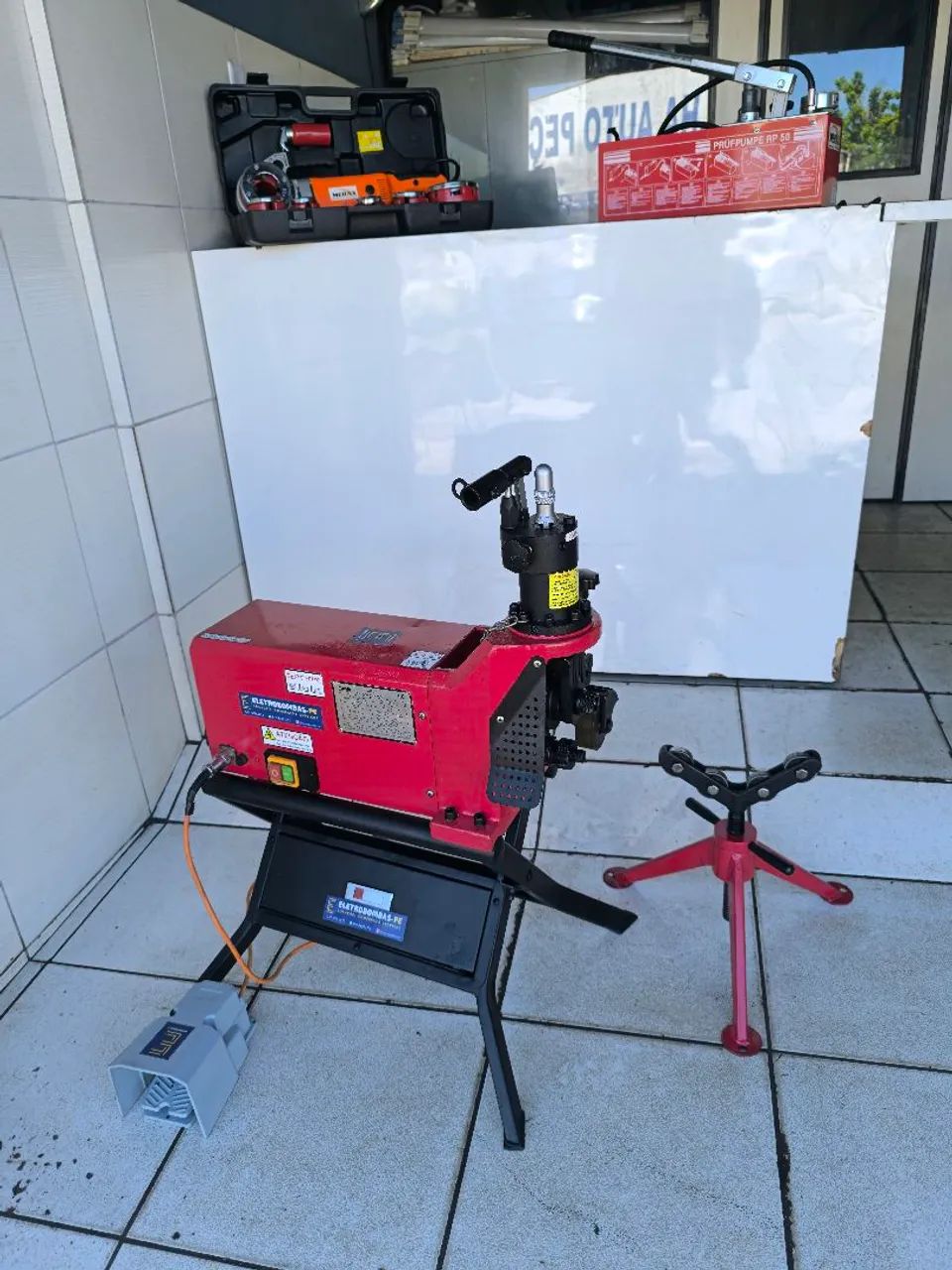Máquina de Ranhurar Tubos Elétrica - Locação - Foto 4