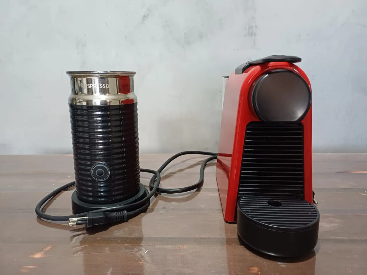 cafeteira nespresso essenza mini