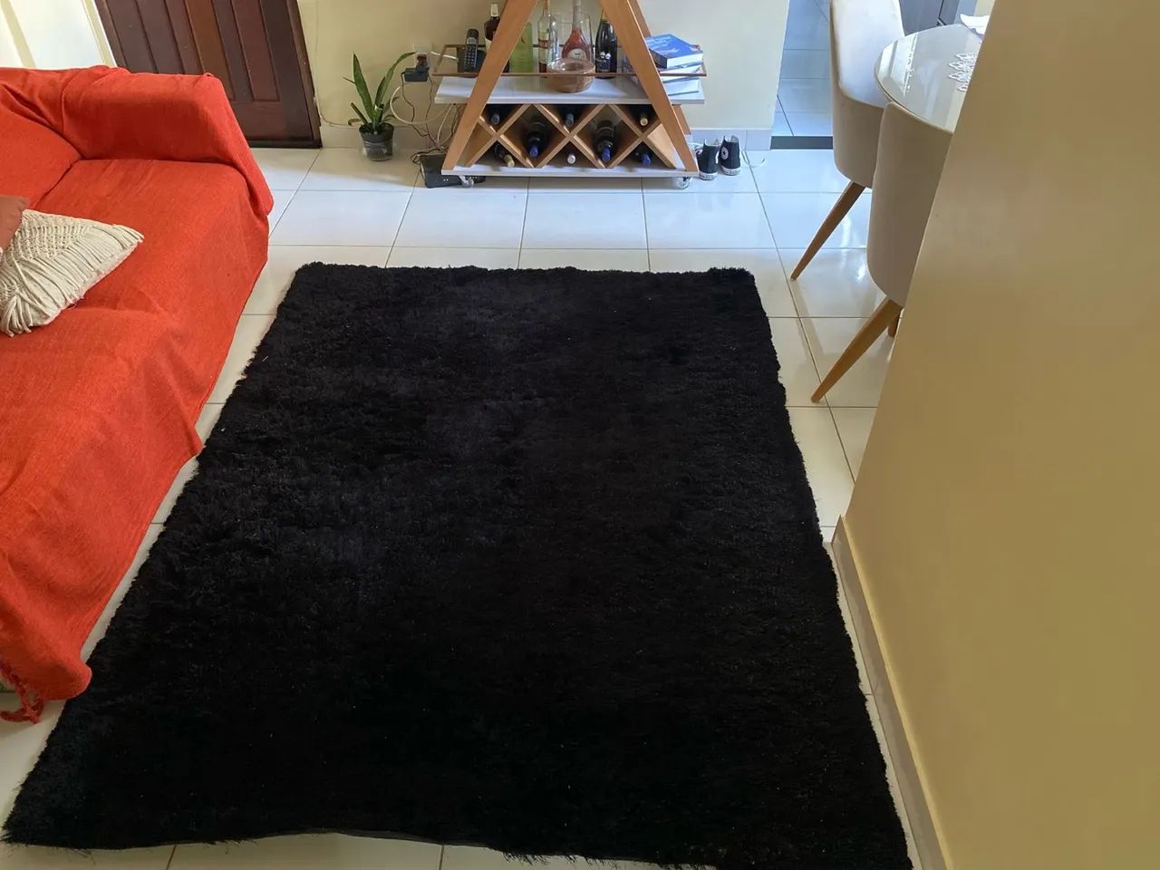 Tapete Peludo Preto Da Tok&Stok - Foto 3