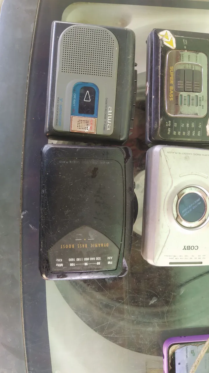 Coleção de Walkmans e Rádios Cassete Vintage