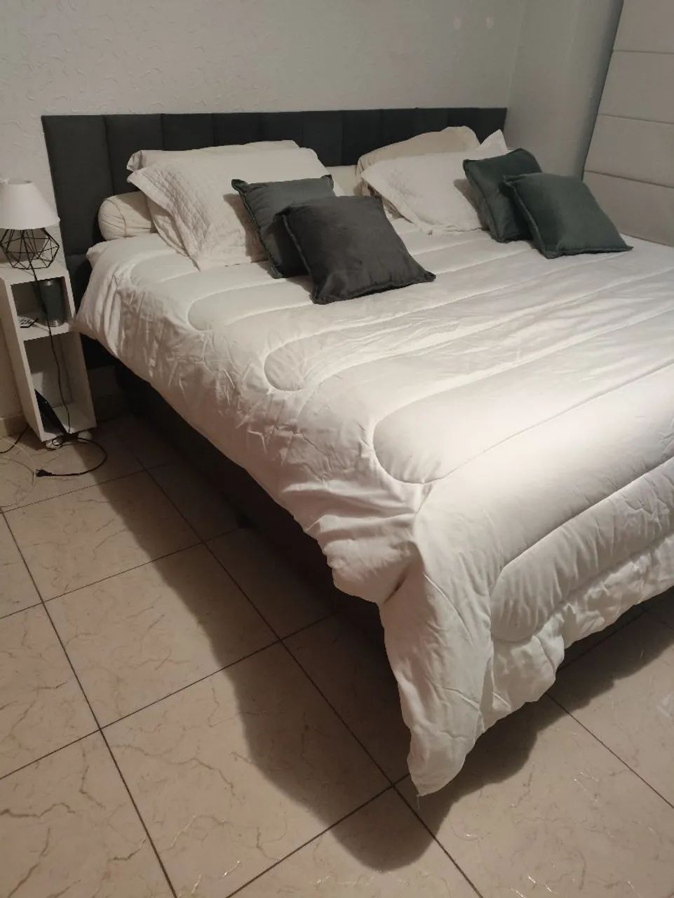 Duas Camas Box com Colchões - Foto 4