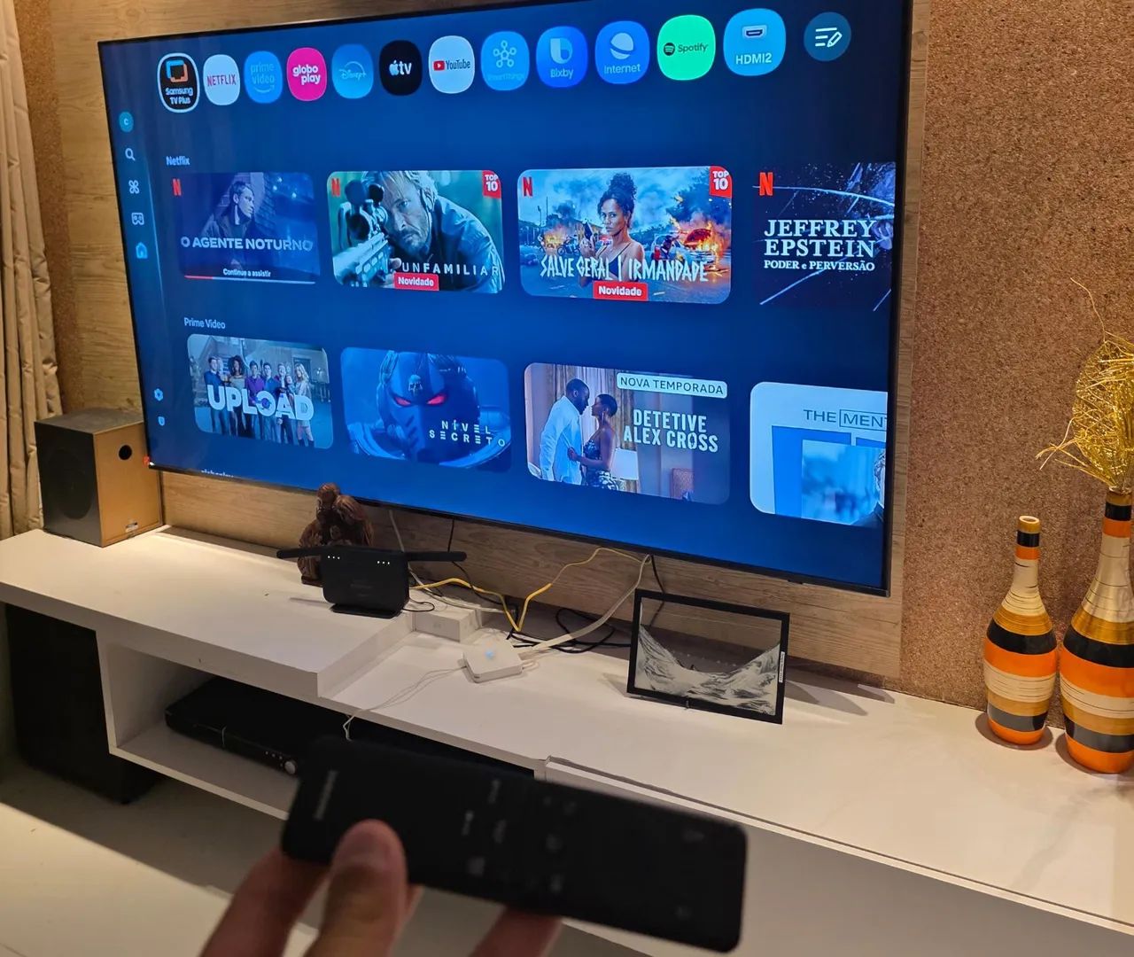 Vende-se smart tv Crystal 85 polegadas samsung UHD 4K - Foto 5