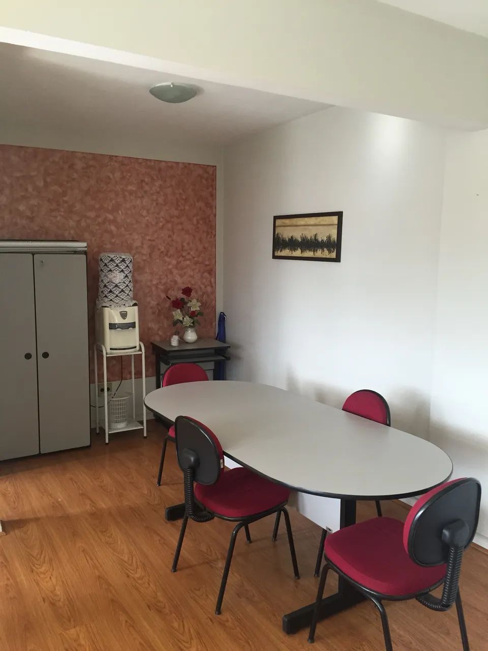 ALUGO ESCRITÓRIO MOBILIADO DE 40m2 - Foto 2