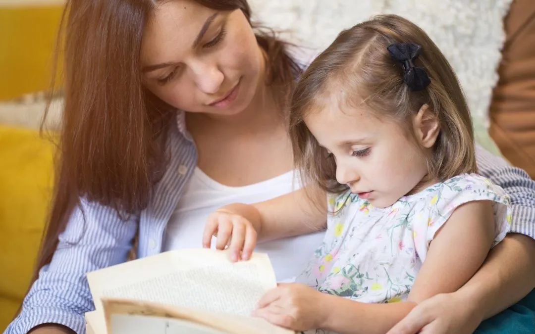 PROCURO VAGA: BABÁ RESIDENTE NO BAIRRO ANIL