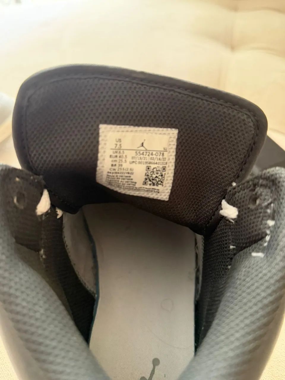 Nike Air Jordan 1 Mid na colorway - Foto 3