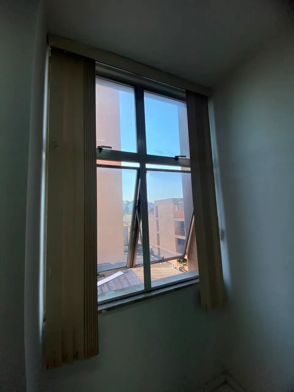 SALA COMERCIAL NO ED. ELDORADO · AV. BRIGADEIRO LIMA E SILVA · BEM ILUMINADA · R$. 1.000,0 - Foto 12