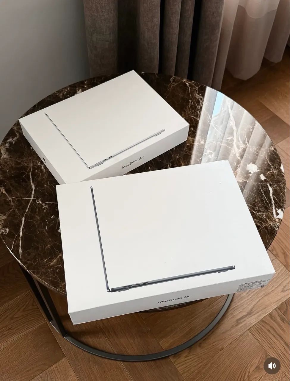 MacBook Air 13 inch & M5 RAM  & 512 SSD 