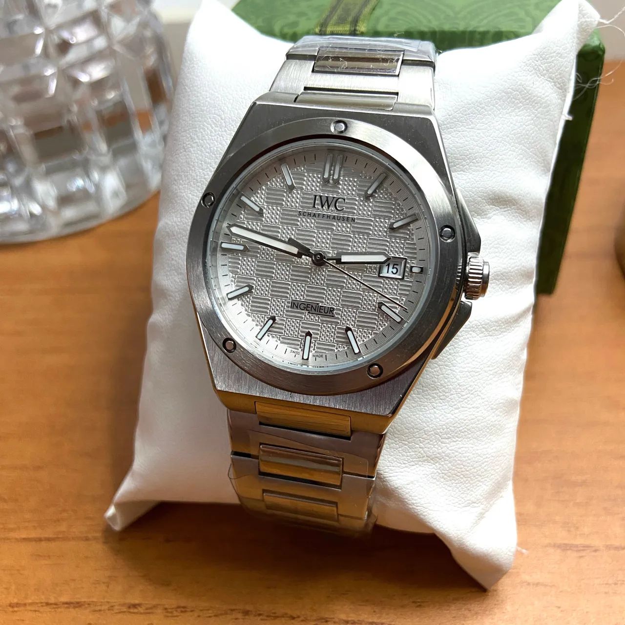 Relógio IWC ingenieur automatico fundo branco 40mm