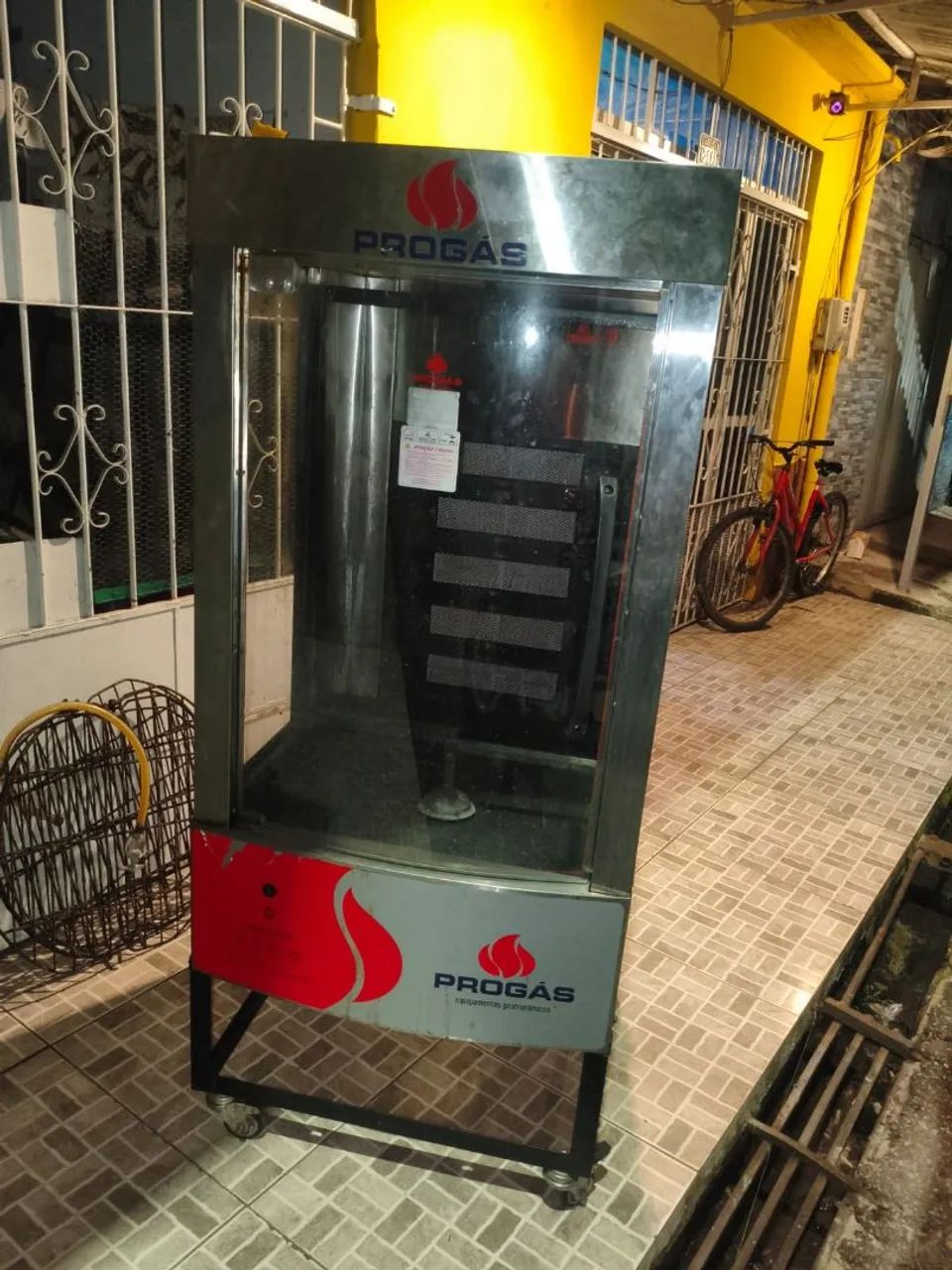 MAQUINA DE ASSAR FRANGO PROGÁS 