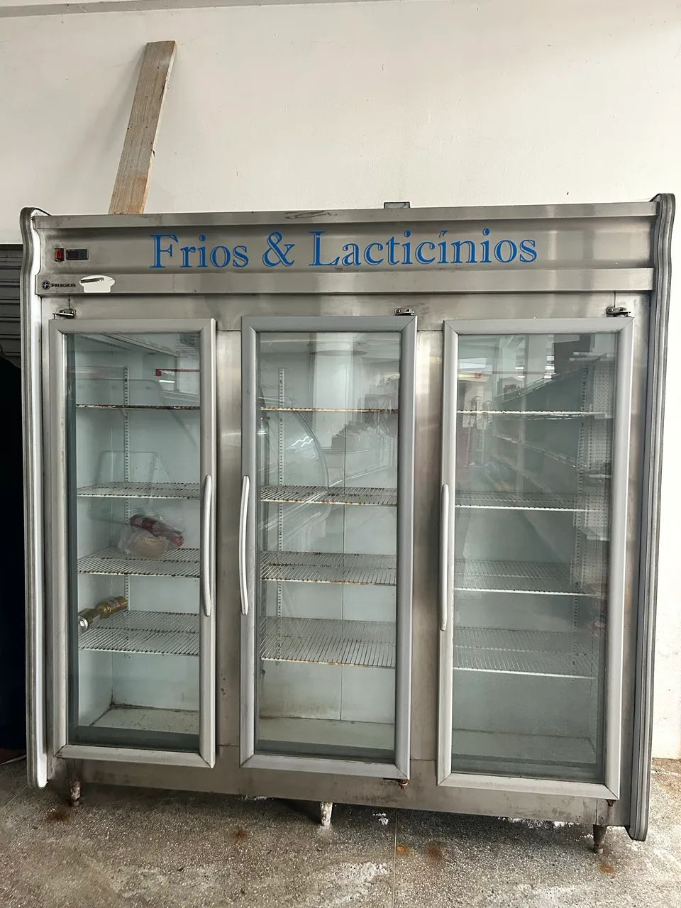 Refrigerador de frios e laticínios 
