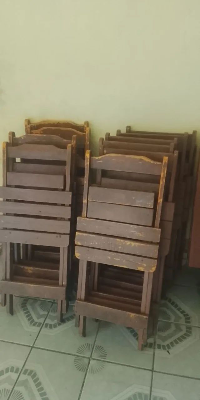 Mesas e cadeiras 