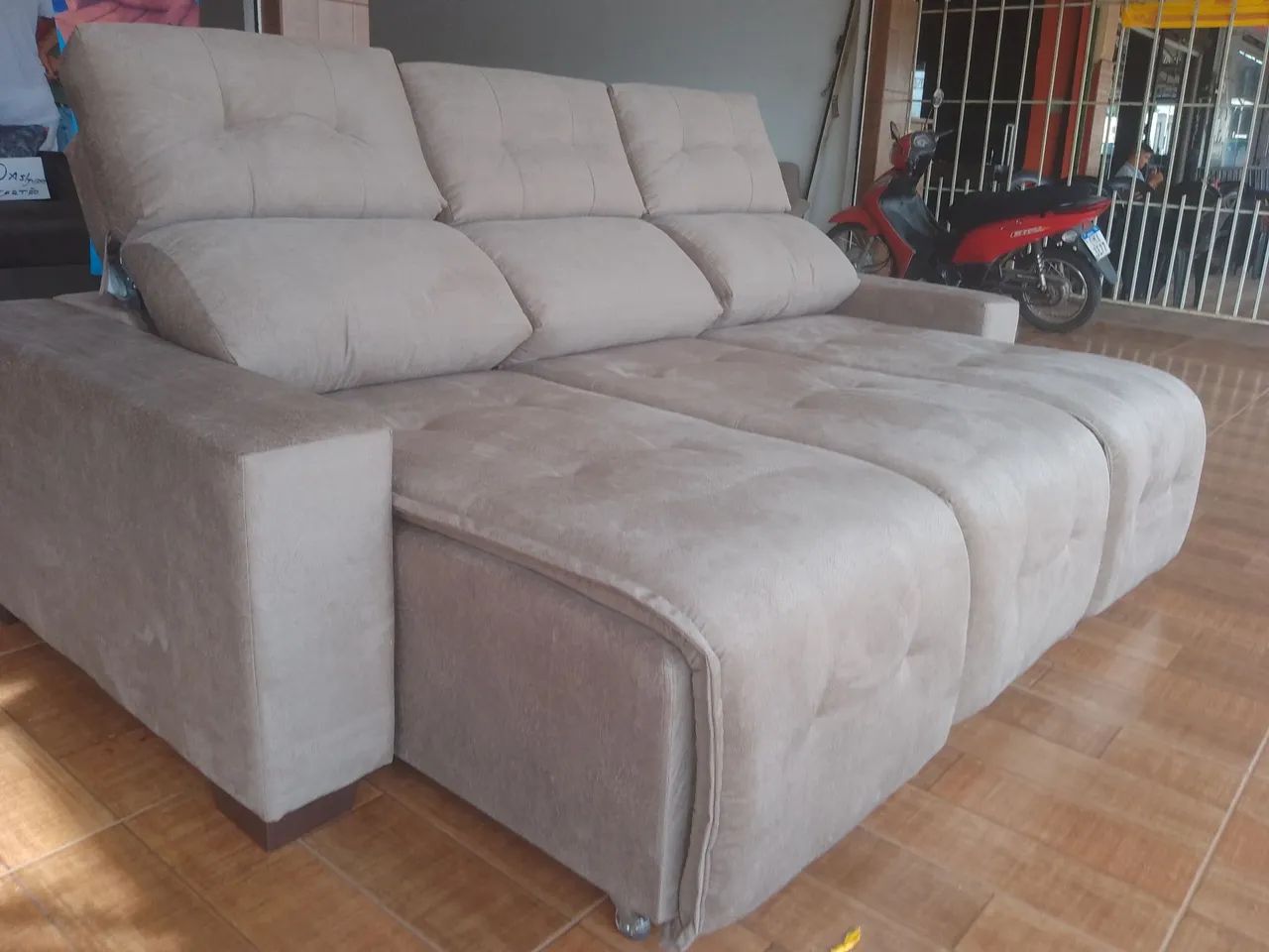 Sofá retrátil e reclinável Pronta entrega. - Foto 3