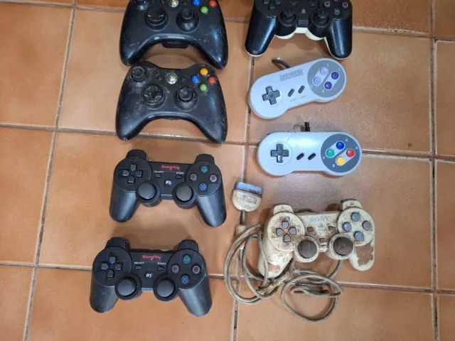 Lote controles no estado Xbox Playstation - Foto 3