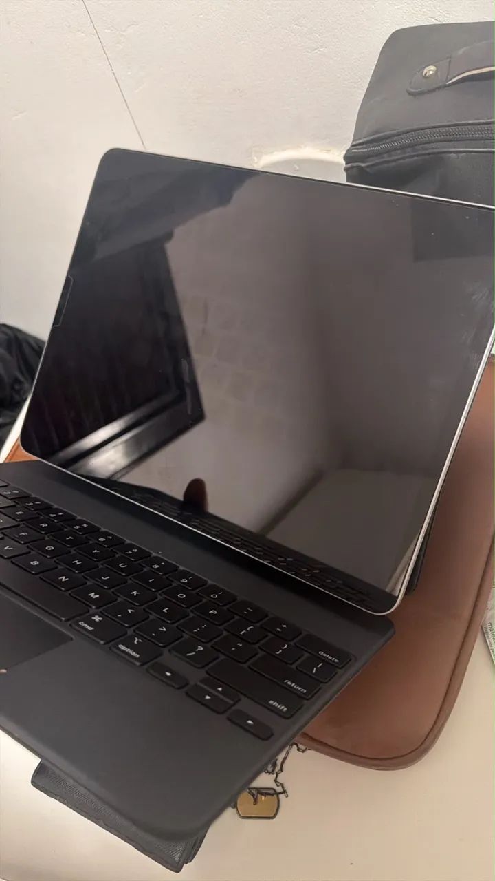 iPad Pro 12,9 5ª Geração (M1) + Apple Pencil + Magic Keyboard  - Foto 2