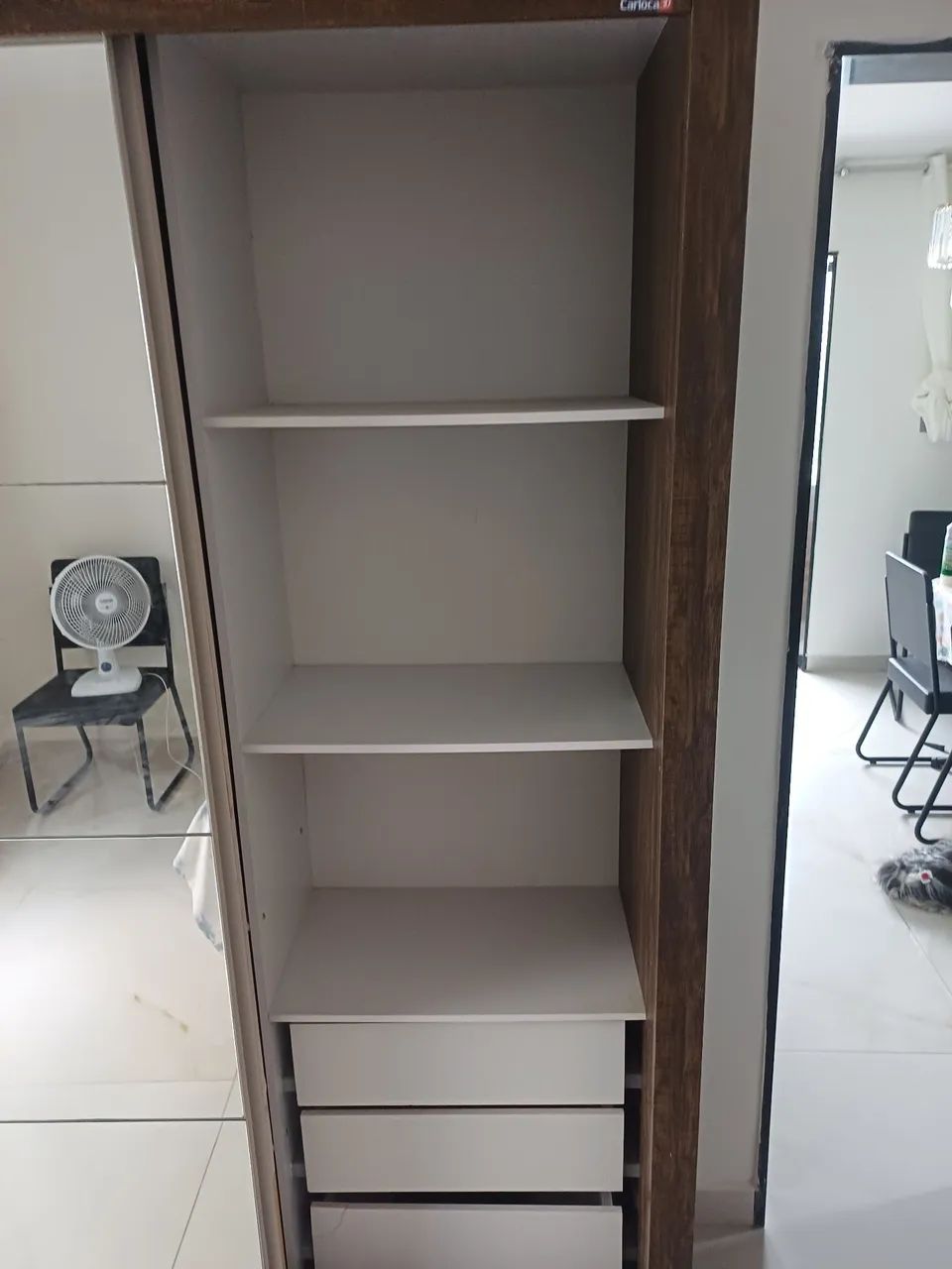 Guarda roupa 3 portas com espelho  - Foto 3