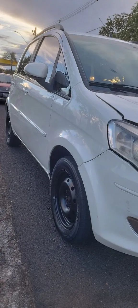 Fiat Idea Attractive 1.4 Fire Flex 8V 5P 2015 - Foto 4