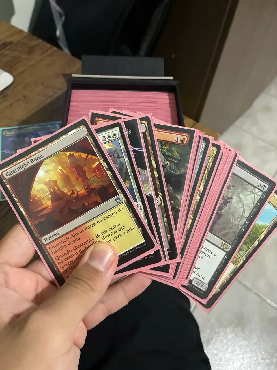 Deck de Commander - Tarkir Dragonstorm - Mardu Surge - (RWB) - Foto 4