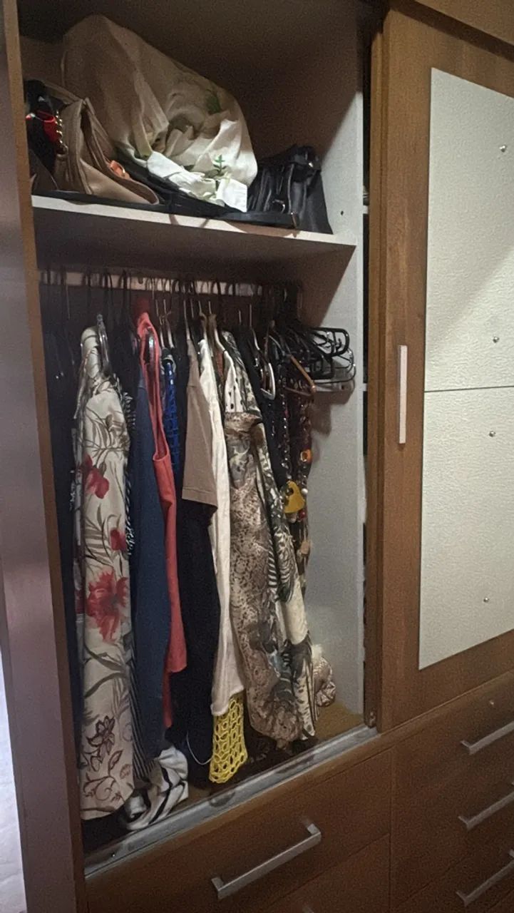 Guarda roupa solteiro com espelho  - Foto 3
