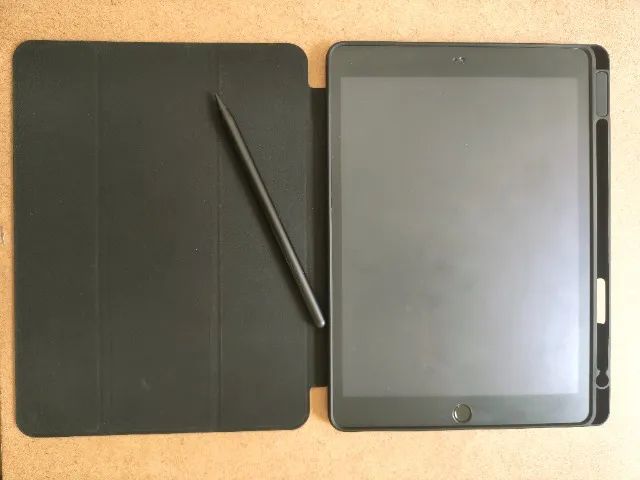 iPad 7ª impecável + caneta e acessórios - Foto 2