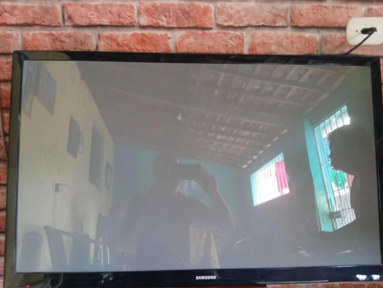 Tv para retirada de peças 