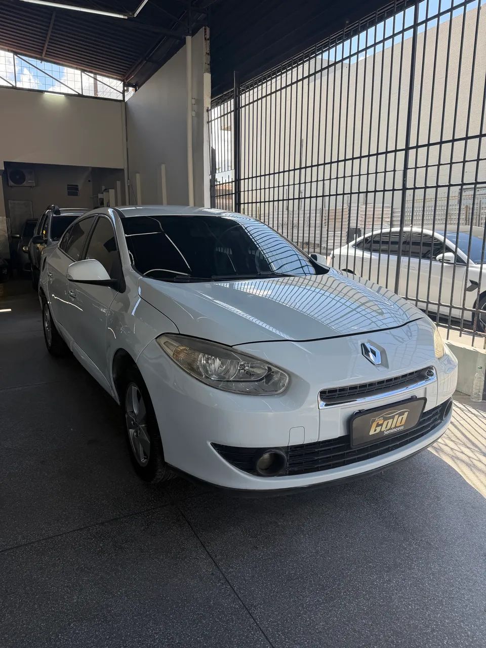 Renault Fluence Sed. Dynamique 2.0 16V Flex Aut. 2014 - Foto 2