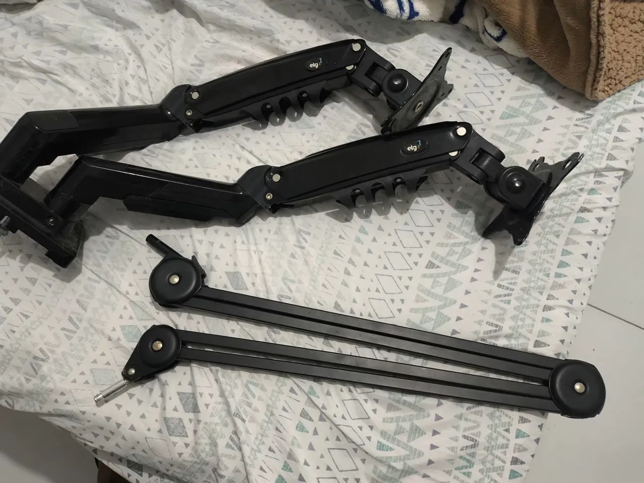 Suporte ergonômico 2 monitores e Braço articulado 