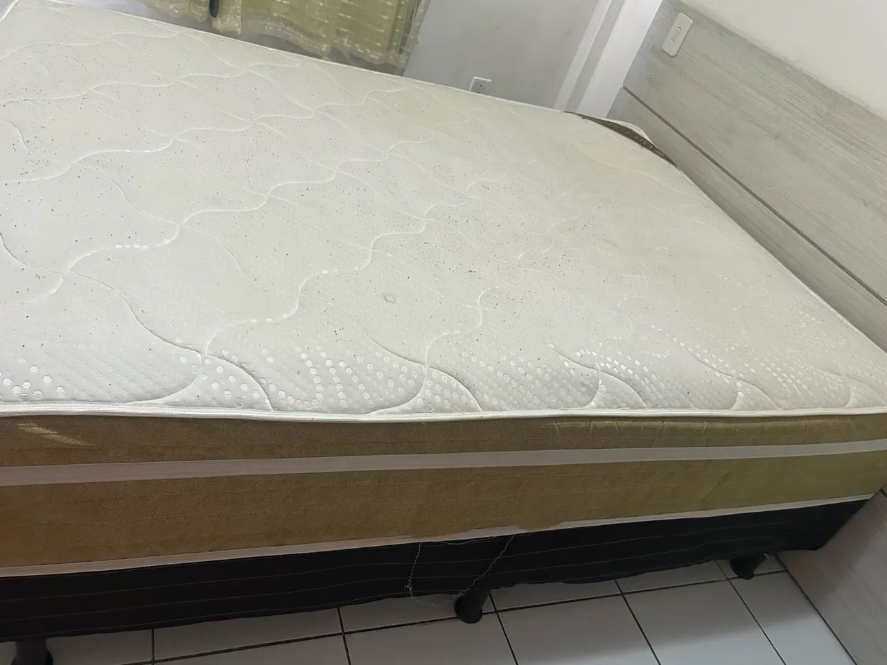 CAMA COM UM ANO DE USO