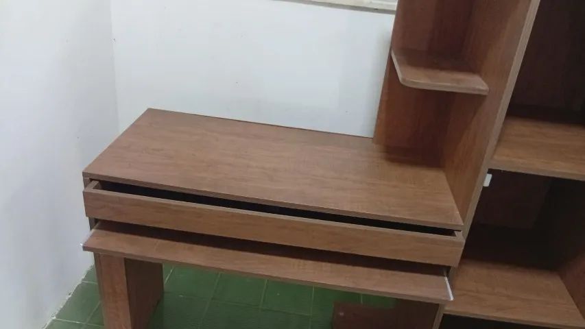 Escrivaninha/mesa com armário  - Foto 5